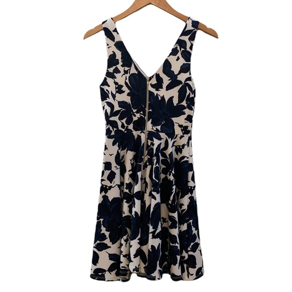 Soprano Floral Fit and Flare Dress Navy Blue White Size Small - Picture 3 of 6